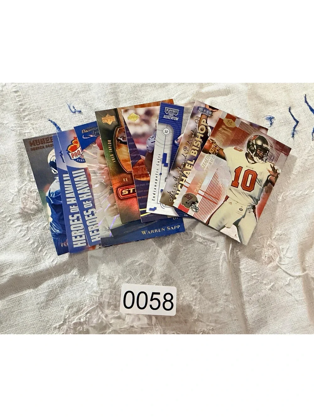 Fleer Tradition 2001 NFL Football 10-Card Lot Warren Sapp, Michael Bishop